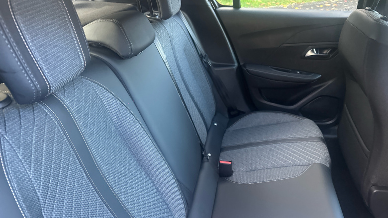 Peugeot 208 1.2 Hybrid 110 Allure 5dr e-DSC6 Petrol Hatchback